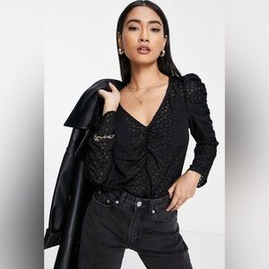 black river island satin dot jacquard ruched sleeve blouse | size 12